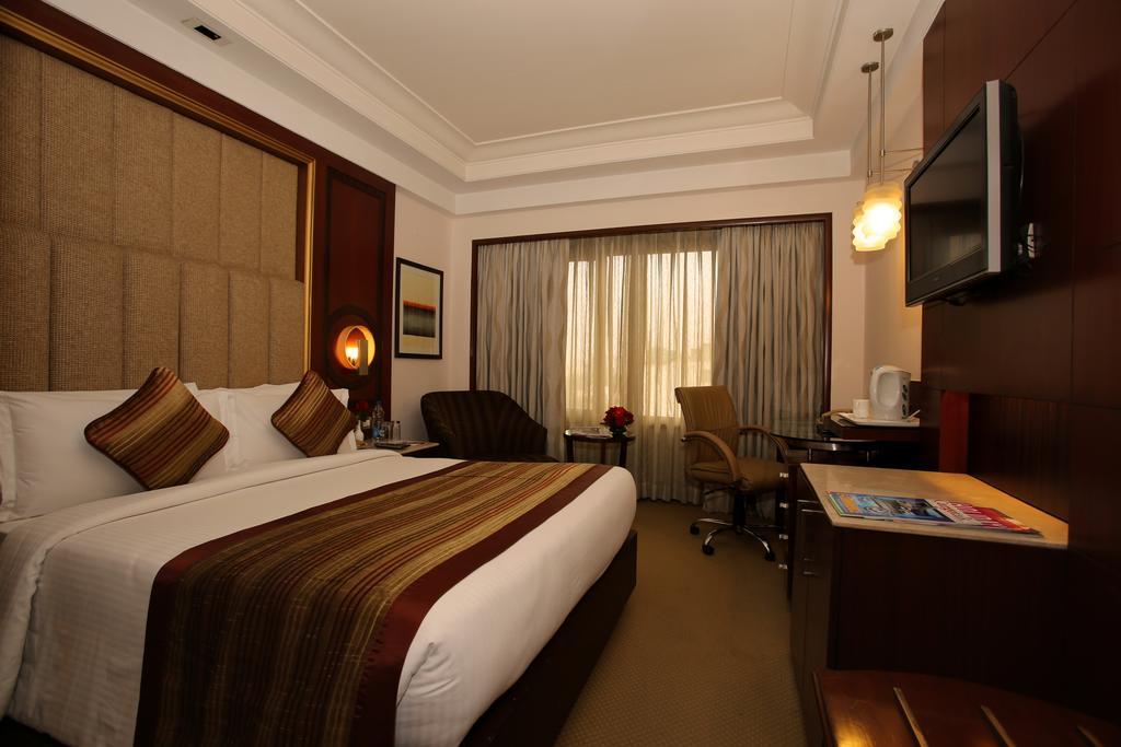 Hotel The Acura, Bmk à Gurgaon Extérieur photo