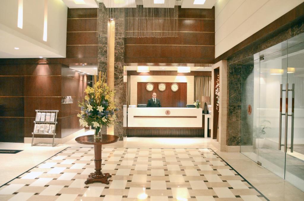Hotel The Acura, Bmk à Gurgaon Extérieur photo