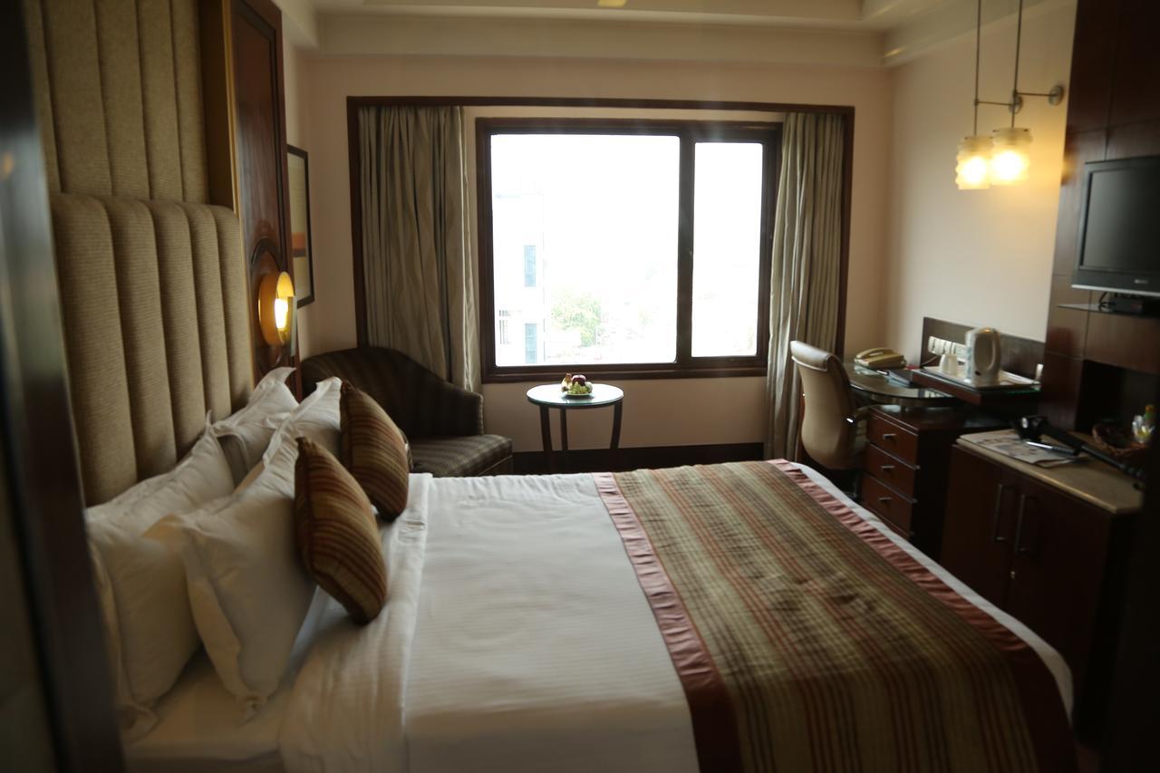 Hotel The Acura, Bmk à Gurgaon Extérieur photo